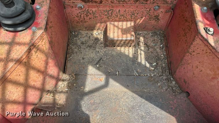 image for item EK8486 1988 Gehl SL4610 skid steer loader