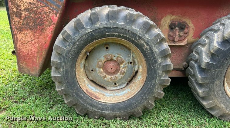 image for item EK8486 1988 Gehl SL4610 skid steer loader