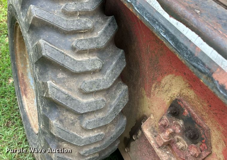 image for item EK8486 1988 Gehl SL4610 skid steer loader