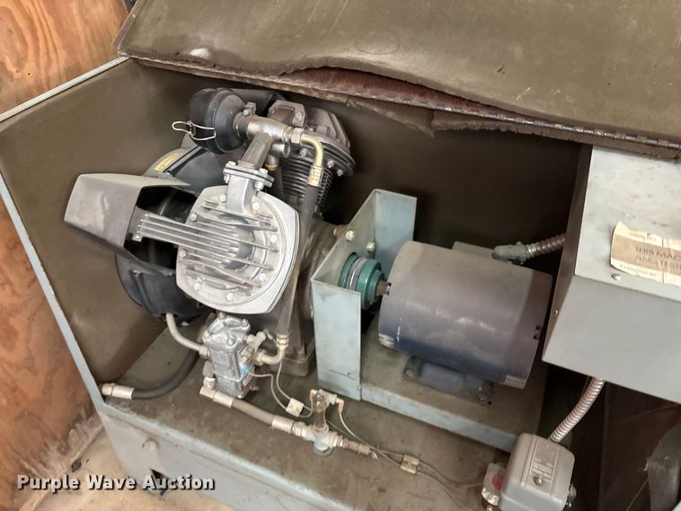 image for item EL2148 Atlas Copco Magnum 5 air compressor