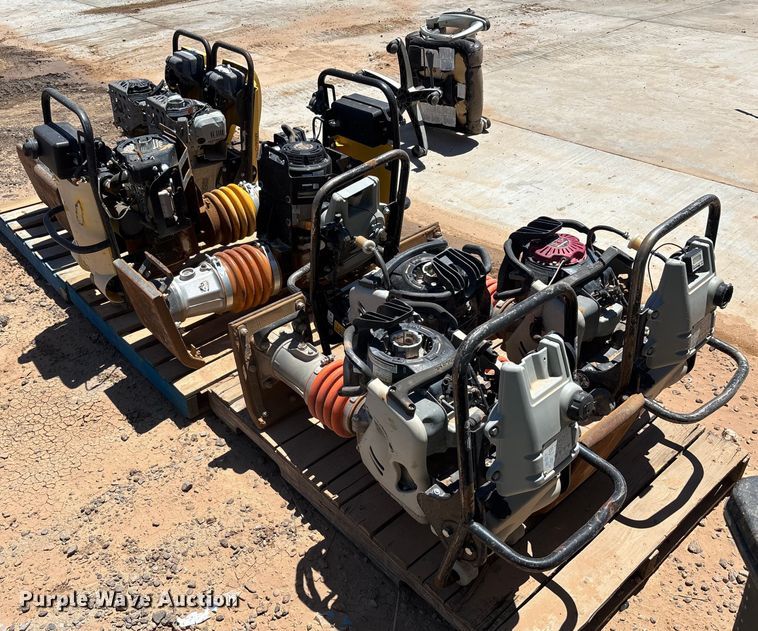 image for item EL6068 (7) plate compactors 