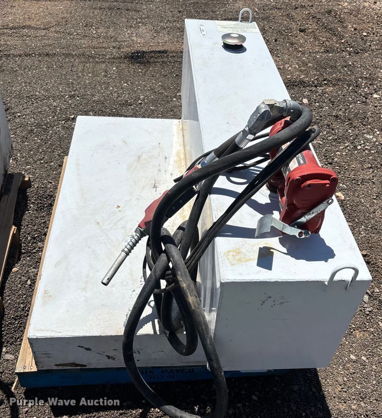 image for item EL6069 (4) auxiliary fuel tanks