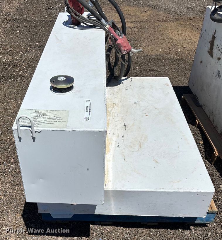 image for item EL6069 (4) auxiliary fuel tanks