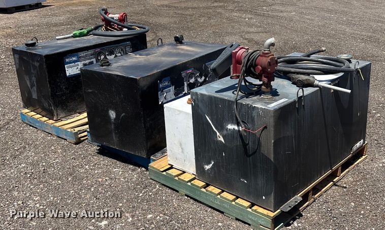 image for item EL6073 (4) auxiliary fuel tanks