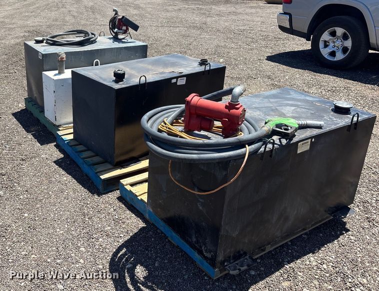 image for item EL6073 (4) auxiliary fuel tanks