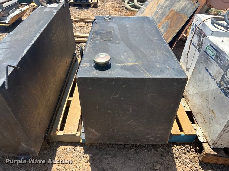 image for item EL6074 (5) auxiliary fuel tanks