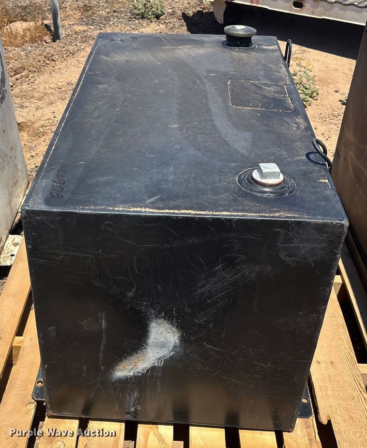 image for item EL6074 (5) auxiliary fuel tanks