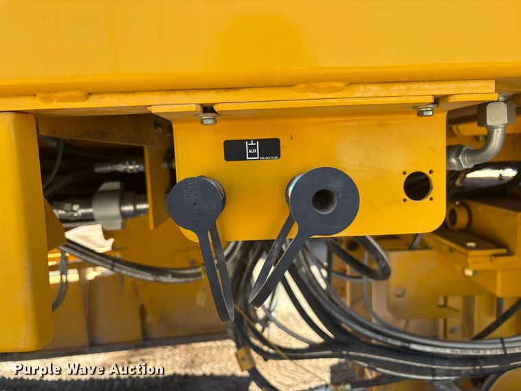 image for item EL6075 2023 Gomaco Commander III slipform paver