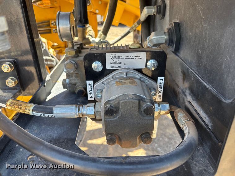 image for item EL6075 2023 Gomaco Commander III slipform paver