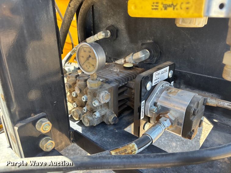 image for item EL6075 2023 Gomaco Commander III slipform paver