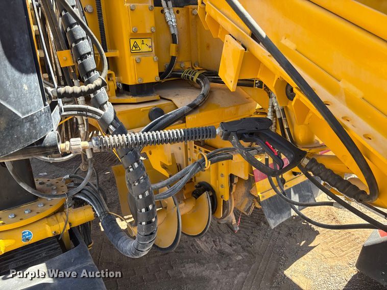 image for item EL6075 2023 Gomaco Commander III slipform paver