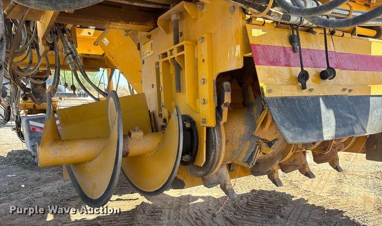 image for item EL6075 2023 Gomaco Commander III slipform paver