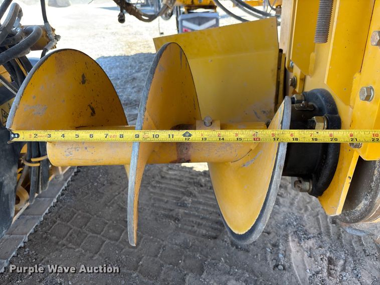 image for item EL6075 2023 Gomaco Commander III slipform paver