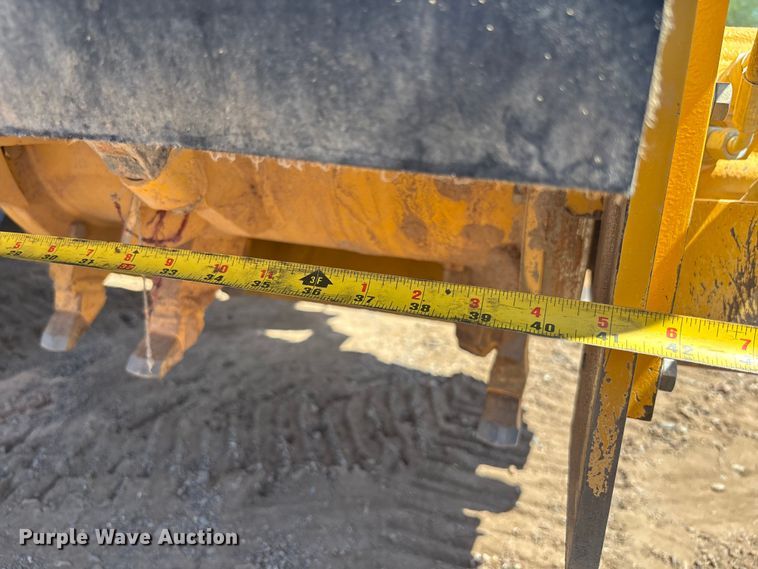 image for item EL6075 2023 Gomaco Commander III slipform paver