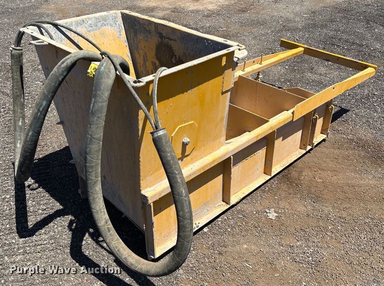 image for item EL6075 2023 Gomaco Commander III slipform paver