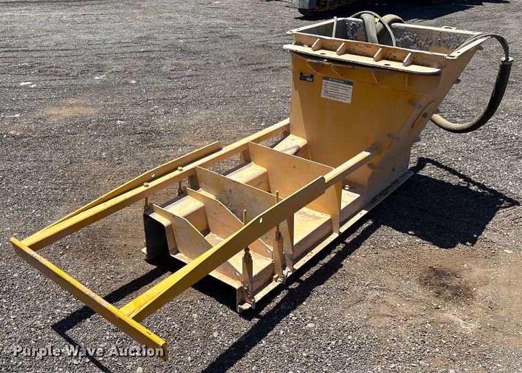 image for item EL6075 2023 Gomaco Commander III slipform paver