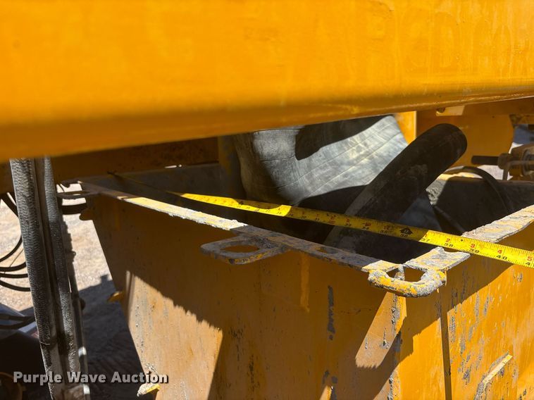 image for item EL6075 2023 Gomaco Commander III slipform paver