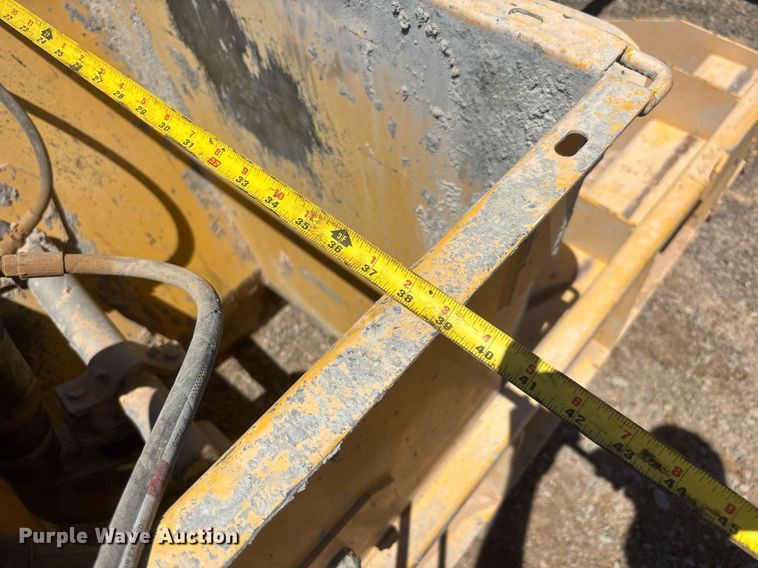 image for item EL6075 2023 Gomaco Commander III slipform paver