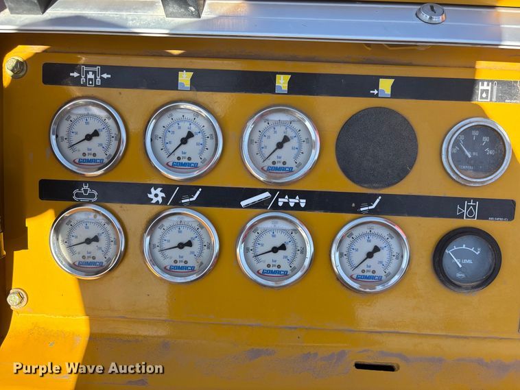 image for item EL6075 2023 Gomaco Commander III slipform paver