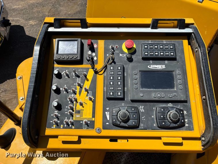 image for item EL6075 2023 Gomaco Commander III slipform paver