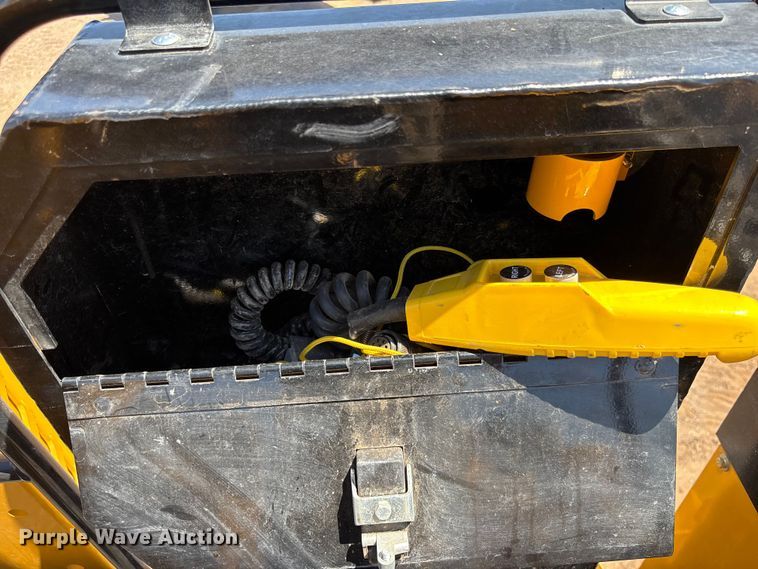 image for item EL6075 2023 Gomaco Commander III slipform paver