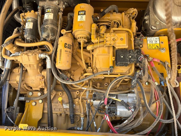 image for item EL6075 2023 Gomaco Commander III slipform paver