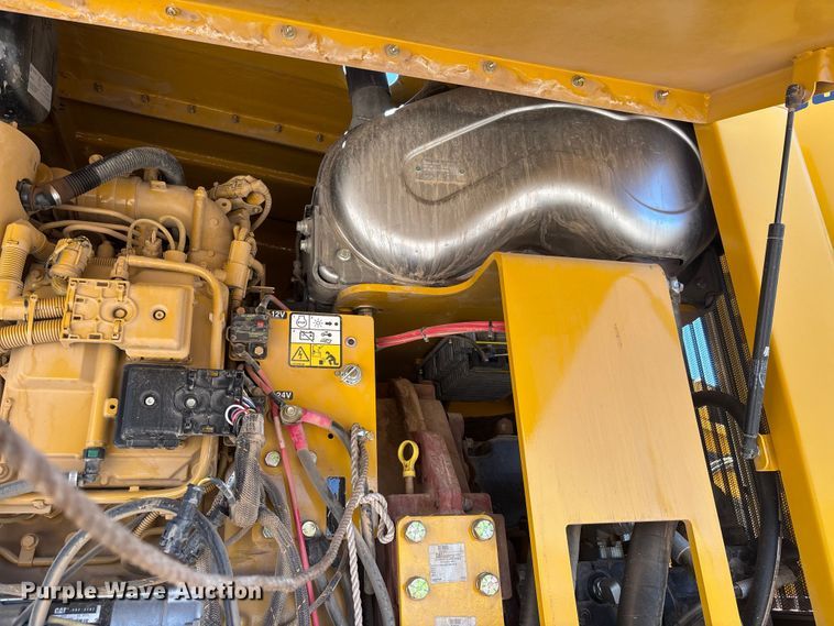 image for item EL6075 2023 Gomaco Commander III slipform paver