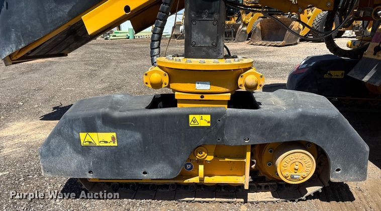 image for item EL6075 2023 Gomaco Commander III slipform paver