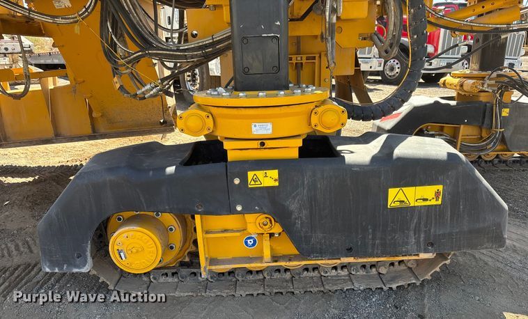 image for item EL6075 2023 Gomaco Commander III slipform paver