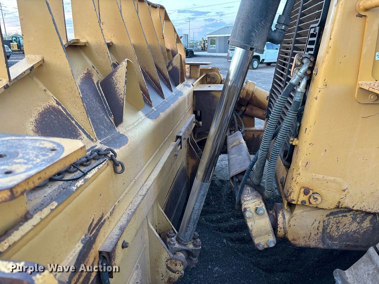 image for item EL6076 2012 Caterpillar D8T dozer