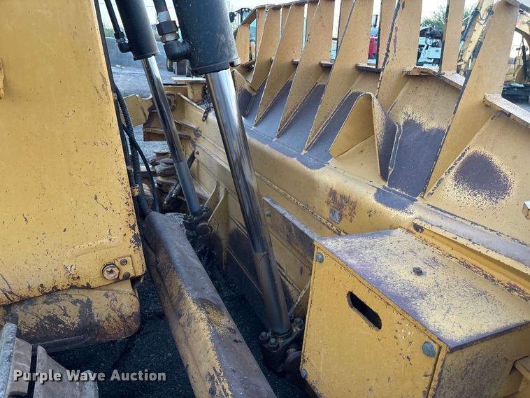 image for item EL6076 2012 Caterpillar D8T dozer