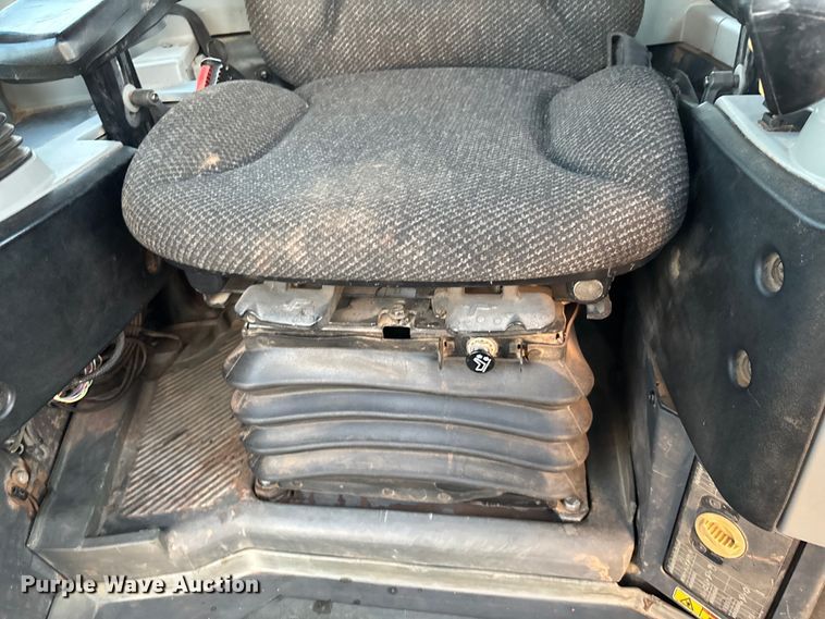 image for item EL6076 2012 Caterpillar D8T dozer