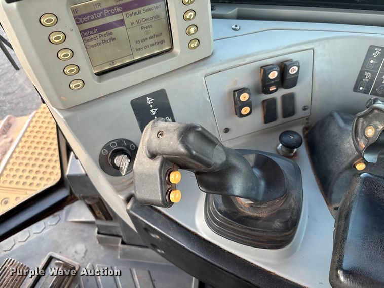 image for item EL6076 2012 Caterpillar D8T dozer