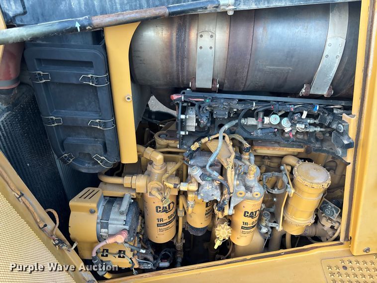 image for item EL6076 2012 Caterpillar D8T dozer