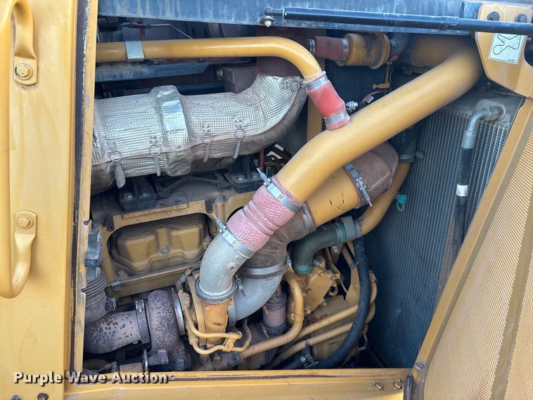 image for item EL6076 2012 Caterpillar D8T dozer