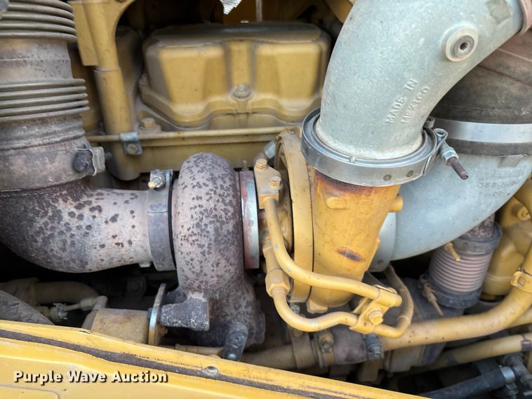 image for item EL6076 2012 Caterpillar D8T dozer