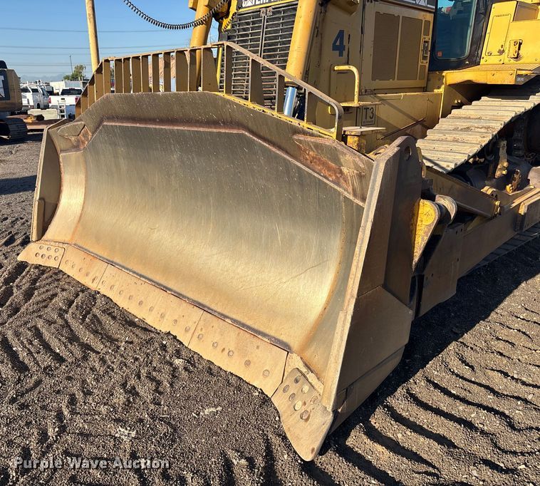 image for item EL6077 2000 Caterpillar D8R dozer