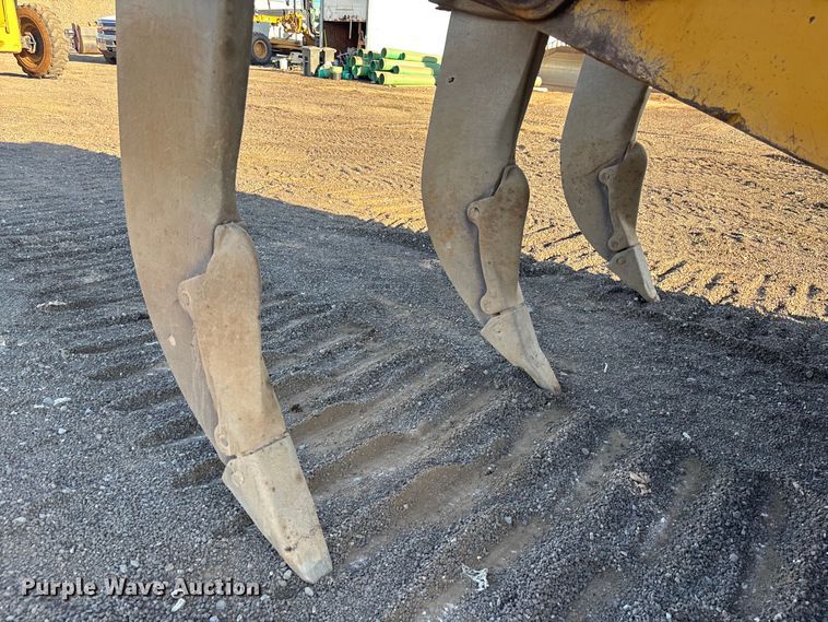 image for item EL6077 2000 Caterpillar D8R dozer