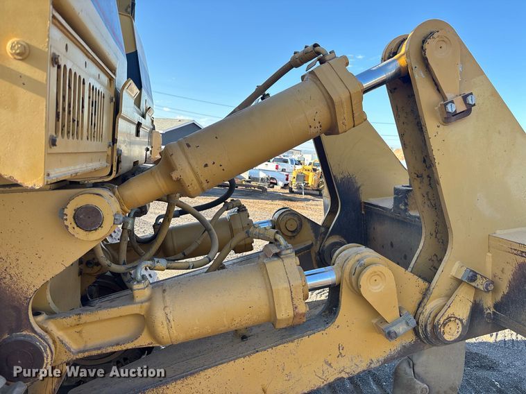 image for item EL6077 2000 Caterpillar D8R dozer
