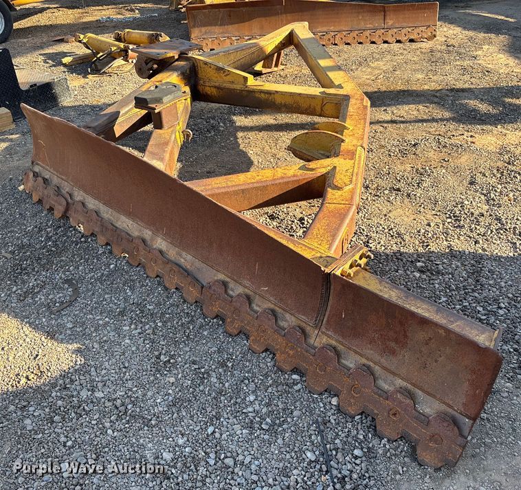 image for item EL6077 2000 Caterpillar D8R dozer