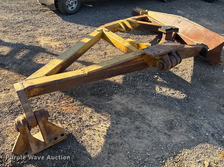 image for item EL6077 2000 Caterpillar D8R dozer