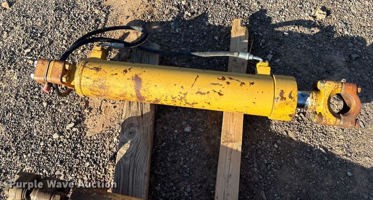 image for item EL6077 2000 Caterpillar D8R dozer