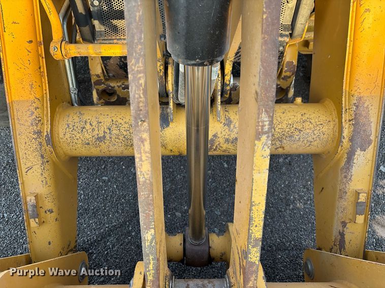 image for item EL6079 2018 Caterpillar 415F2 IL landscape tractor