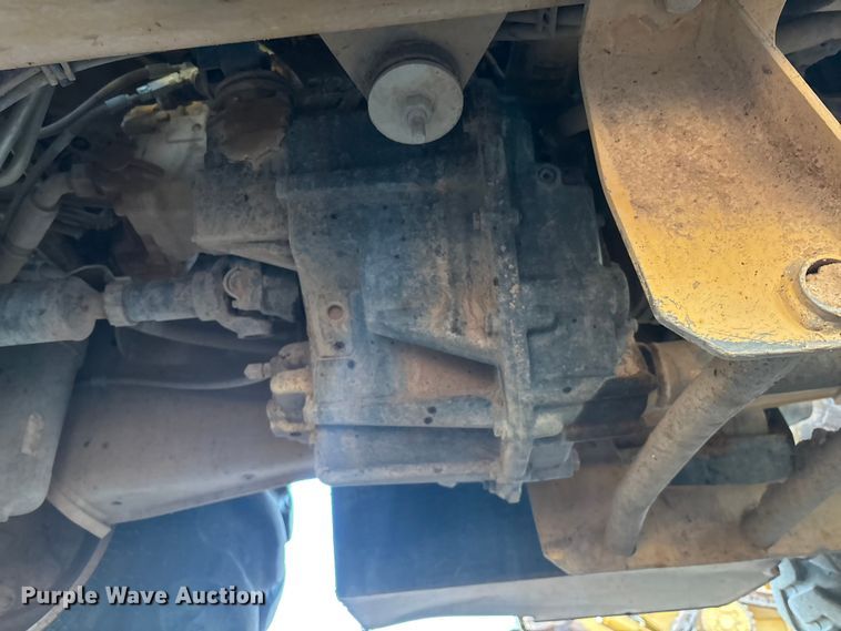 image for item EL6079 2018 Caterpillar 415F2 IL landscape tractor