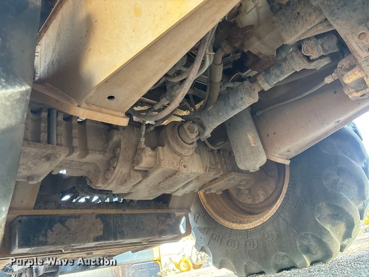 image for item EL6079 2018 Caterpillar 415F2 IL landscape tractor