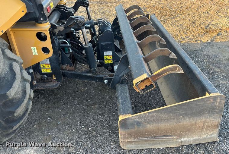 image for item EL6079 2018 Caterpillar 415F2 IL landscape tractor