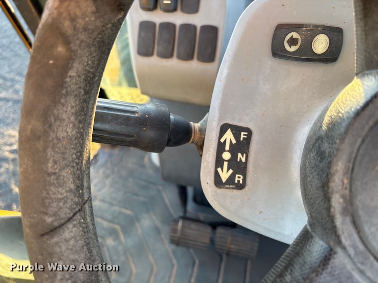 image for item EL6079 2018 Caterpillar 415F2 IL landscape tractor