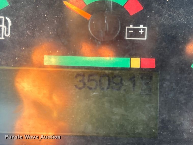 image for item EL6079 2018 Caterpillar 415F2 IL landscape tractor