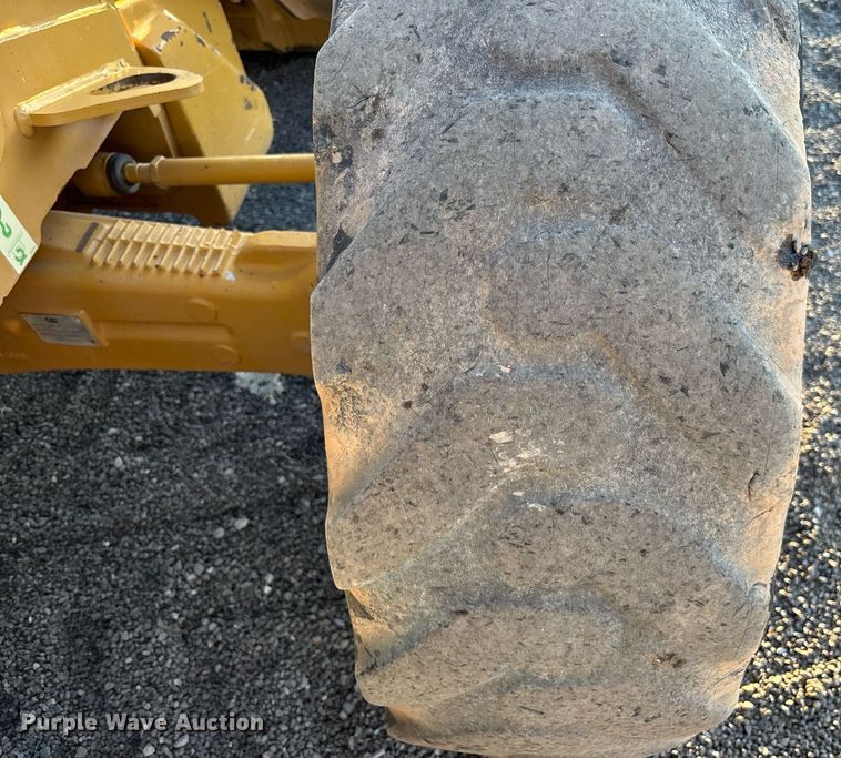 image for item EL6079 2018 Caterpillar 415F2 IL landscape tractor