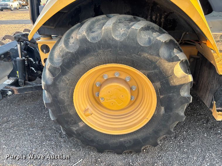 image for item EL6079 2018 Caterpillar 415F2 IL landscape tractor